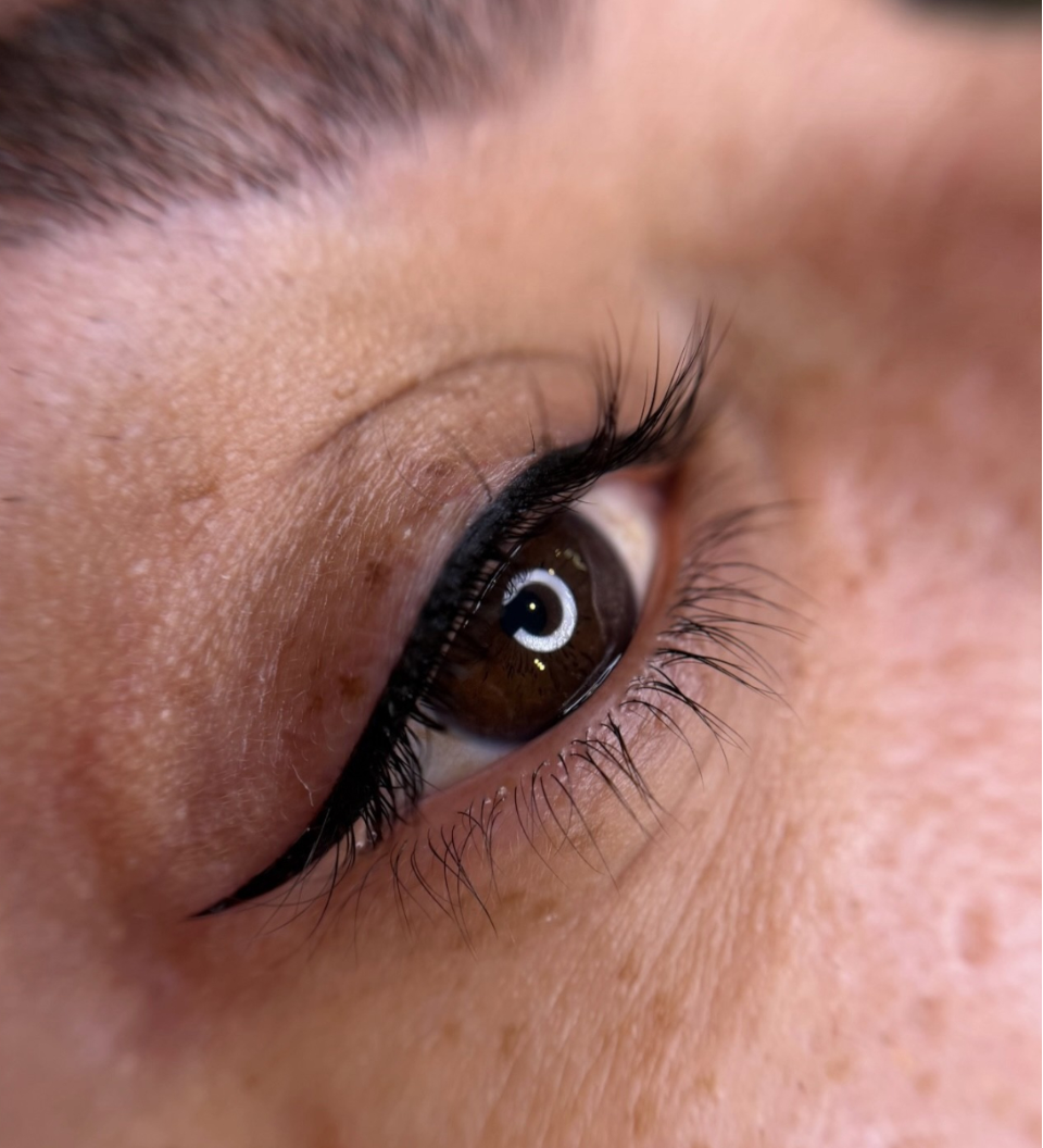eyeliner tattoo