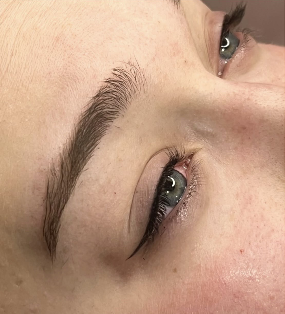 Bottom eyeliner